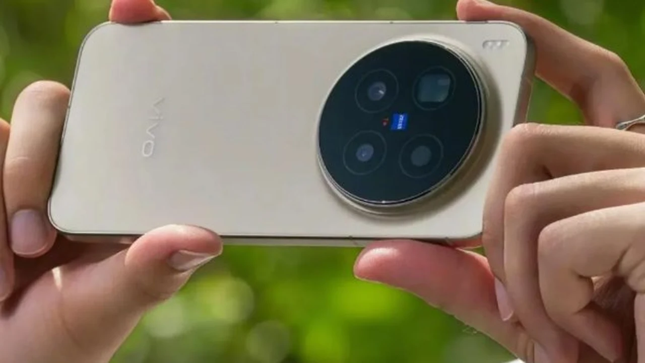 في مواجهة آيفون: مواصفات هاتف فيفو Vivo X500 الجديد تتصدر المنافسة
